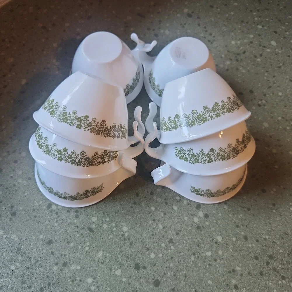 VTG Corelle Corning Spring Blossom Crazy Daisy Cups, Set of 8 Hook Handle